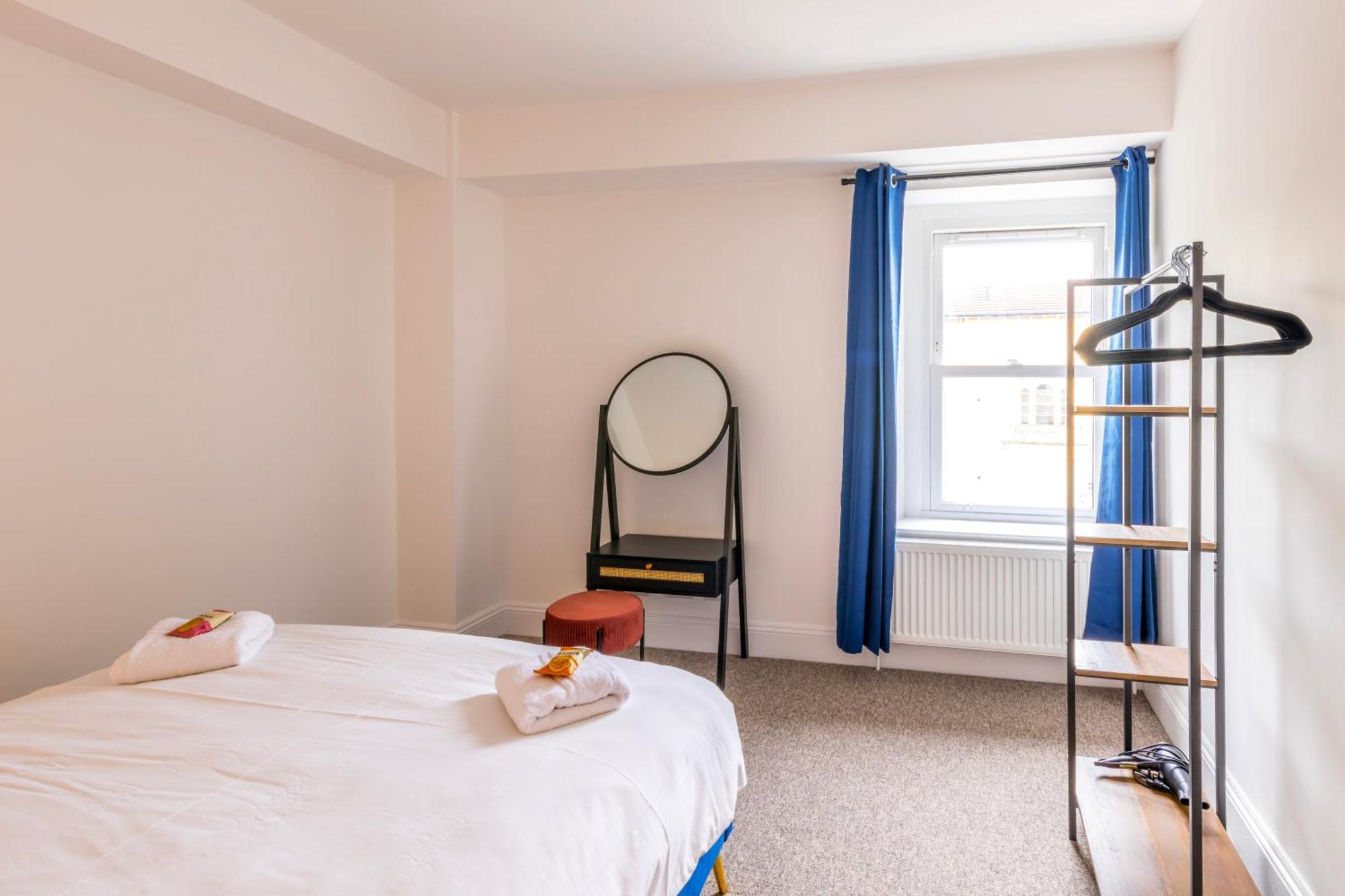Skyfall With Free Parking For Families & Business By Prescott Apartments 브리스틀 외부 사진